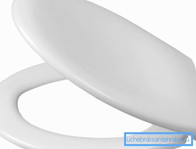 Le couvercle et le siège doivent correspondre à la toilette.