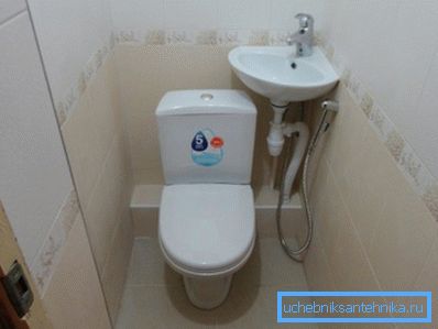 Petits lavabos pour les toilettes - une façon d'utiliser au maximum l'espace de la pièce Petits lavabos pour les toilettes - une façon d'utiliser au maximum l'espace de la pièce