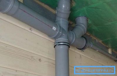 Le matériau convient aussi bien aux maisons en bois qu'aux bâtiments en brique. Le matériau convient aussi bien aux maisons en bois qu'aux bâtiments en brique.