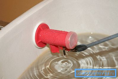 La membrane laisse passer l'eau. La membrane laisse passer l'eau.