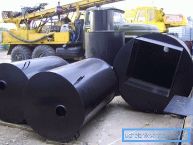 Le caisson en métal du puits est facile à fabriquer à partir de tuyaux en acier. Le caisson en métal du puits est facile à fabriquer à partir de tuyaux en acier.