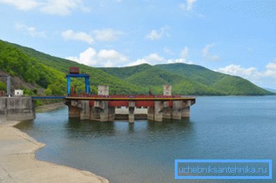 De nombreuses entreprises ont leur propre prise d'eau.