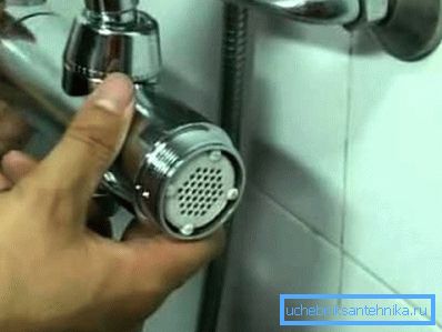 Installation du filtre de douche à faire soi-même Installation du filtre de douche à faire soi-même