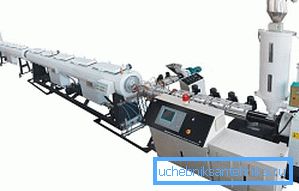 Sur cette photo, vous pouvez voir à quoi ressemble une ligne d’extrusion standard. Sur cette photo, vous pouvez voir à quoi ressemble une ligne d’extrusion standard.