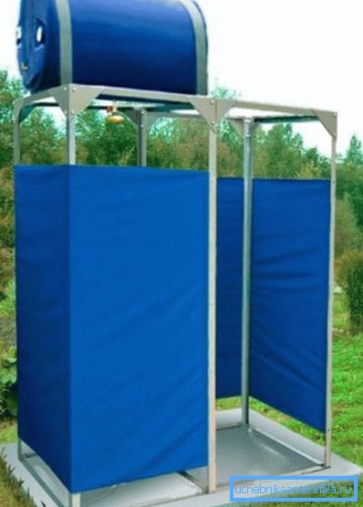Sur la photo: les tonneaux de douche peuvent être achetés séparément ou ensemble, il ne vous reste plus qu'à assembler la structure. Sur la photo: les tonneaux de douche peuvent être achetés séparément ou ensemble, il ne vous reste plus qu'à assembler la structure.