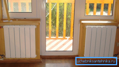 Sur la photo: une maison privée doit être très soigneusement et solidement isolée pour un chauffage efficace. Sur la photo: une maison privée doit être très soigneusement et solidement isolée pour un chauffage efficace.