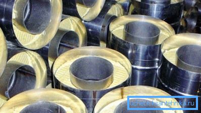 Sur la photo: les éléments d'un diamètre interne de 115 à 120 mm sont le plus souvent utilisés dans des bâtiments privés. Sur la photo: les éléments d'un diamètre interne de 115 à 120 mm sont le plus souvent utilisés dans des bâtiments privés.