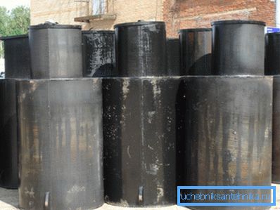 Sur la photo: les structures finies sont déjà traitées avec un composé d'étanchéité. Sur la photo: les structures finies sont déjà traitées avec un composé d'étanchéité.