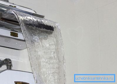 Sur la photo: les âmes en cascade sont très différentes des solutions standard. Sur la photo: les âmes en cascade sont très différentes des solutions standard.