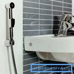 Sur la photo: le design est simple et fonctionnel et peut être installé absolument dans n'importe quelle pièce. Sur la photo: le design est simple et fonctionnel et peut être installé absolument dans n'importe quelle pièce.