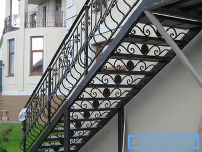 Sur la photo - un escalier du proftruby Sur la photo - un escalier du proftruby