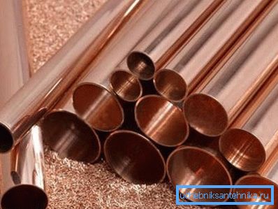 Sur la photo - tuyau de cuivre de diamètre différent Sur la photo - tuyau de cuivre de diamètre différent