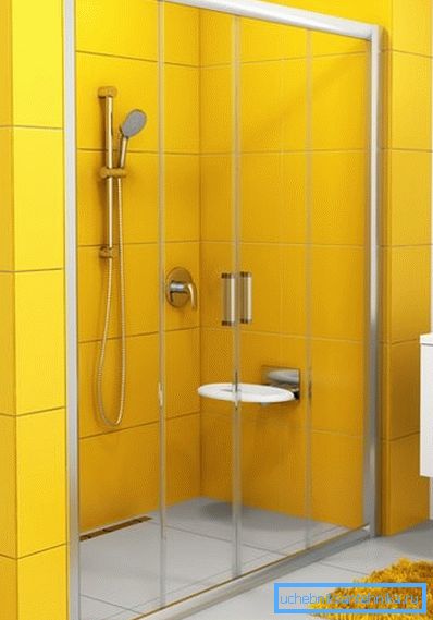 Sur la photo - le mécanisme de fermeture de la porte ne permettra pas à l'eau d'entrer dans la pièce. Sur la photo - le mécanisme de fermeture de la porte ne permettra pas à l'eau d'entrer dans la pièce.