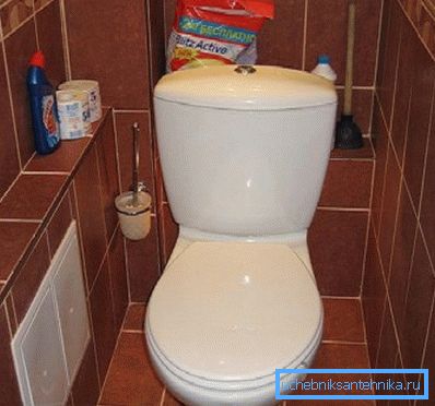 Sur la photo - une boîte à plusieurs niveaux Sur la photo - une boîte à plusieurs niveaux