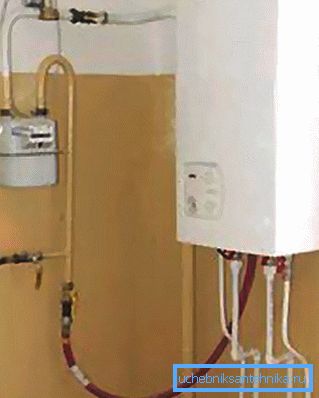 Sur la photo - alimentation en gaz dans l'appartement Sur la photo - alimentation en gaz dans l'appartement
