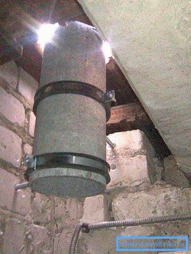 Sur la photo, choisissez le bon diamètre de tuyaux pour les conduits de ventilation. Sur la photo, choisissez le bon diamètre de tuyaux pour les conduits de ventilation.