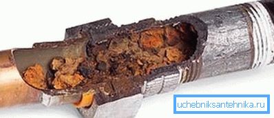 Sur la photo - un exemple d'un composé de cuivre et d'aluminium. Sur la photo - un exemple d'un composé de cuivre et d'aluminium.