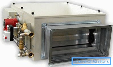 Dans la photo - unité de traitement d'air avec chauffe-eau intégré. Dans la photo - unité de traitement d'air avec chauffe-eau intégré.