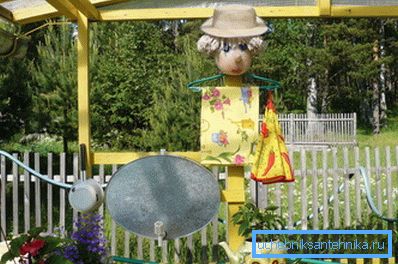 Sur la photo: les motifs de jardin peuvent être réalisés de la manière la plus originale. Sur la photo: les motifs de jardin peuvent être réalisés de la manière la plus originale.