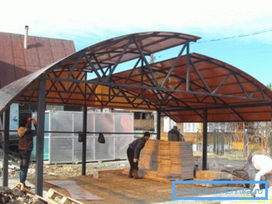 Sur la photo - la construction du cadre