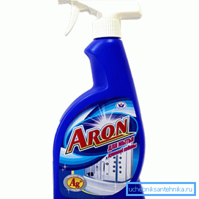 Sur la photo - spray pour le lavage des douches