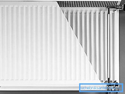 Sur la photo - radiateur en acier Sur la photo - radiateur en acier