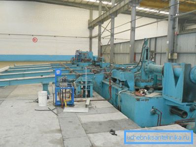 Sur la photo - stand pour les tests hydrauliques.