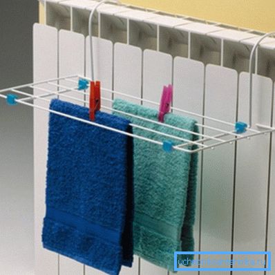 Sur la photo: une telle construction permettra de sécher très rapidement de petites choses, ce qui est particulièrement utile s'il y a de jeunes enfants dans la maison. Sur la photo: une telle construction permettra de sécher très rapidement de petites choses, ce qui est particulièrement utile s'il y a de jeunes enfants dans la maison.