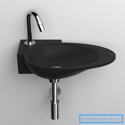 Sur la photo - un mini lavabo angulaire CLOU