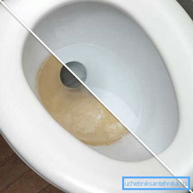 Sur la photo - les toilettes avant et après le nettoyage. Sur la photo - les toilettes avant et après le nettoyage.