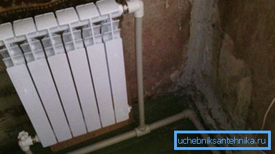 Les produits de coin sont installés sur les pipelines.