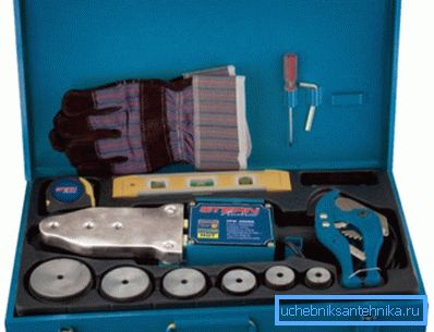 Set comprenant tout le nécessaire pour la soudure Set comprenant tout le nécessaire pour la soudure