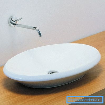 Posé sur le lavabo Posé sur le lavabo