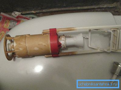Un raid de rouille peut provoquer le grippage de pièces en mouvement. Un raid de rouille peut provoquer le grippage de pièces en mouvement.