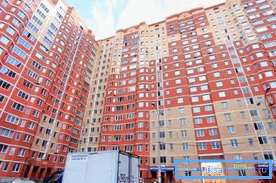 Nous devons savoir comment chauffer des immeubles d'habitation. Nous devons savoir comment chauffer des immeubles d'habitation.