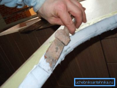 Application de colle silicone Application de colle silicone