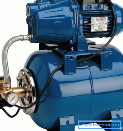Station de pompage avec propre hydroaccumulateur. Station de pompage avec propre hydroaccumulateur.
