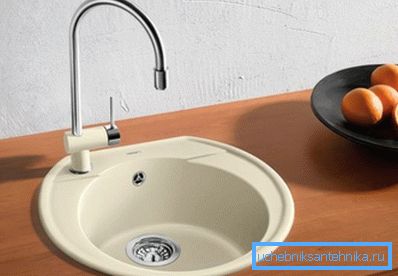 Un petit bol rond est une aubaine pour une petite cuisine. Un petit bol rond est une aubaine pour une petite cuisine.