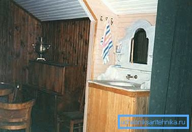 Certains artisans utilisent à cet effet une armoire standard avec un évier sur lequel ils installent simplement un réservoir avec de l'eau. Certains artisans utilisent à cet effet une armoire standard avec un évier sur lequel ils installent simplement un réservoir avec de l'eau.