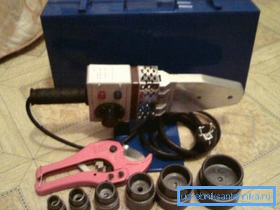 Trousse à outils requise. Trousse à outils requise.