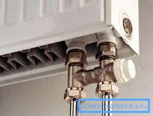 Connexion du radiateur du panneau inférieur