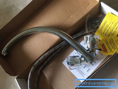 Nouveau robinet dans la cuisine Nouveau robinet dans la cuisine