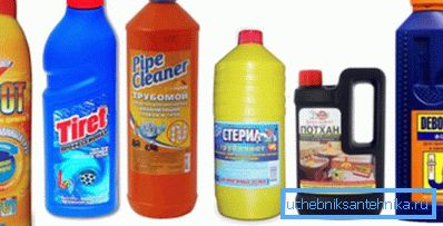 Échantillons de produits chimiques utilisés pour nettoyer les égouts Échantillons de produits chimiques utilisés pour nettoyer les égouts