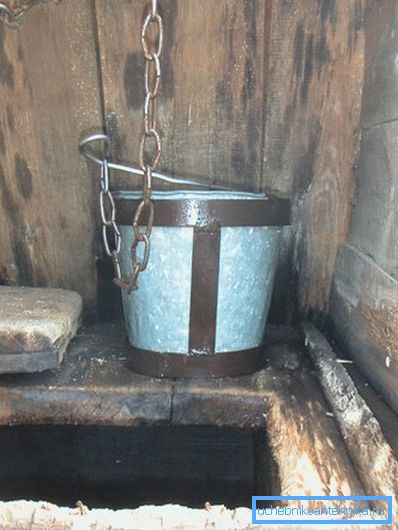 Seau commun pour l'extraction de l'eau. Seau commun pour l'extraction de l'eau.