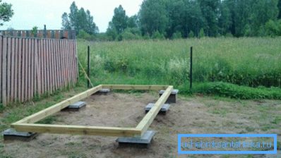 Reliure sur la base de la colonne avec imperméabilisation coupée Reliure sur la base de la colonne avec imperméabilisation coupée