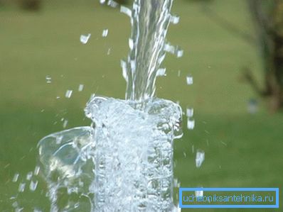 Nettoyer le puits améliorera l'approvisionnement en eau et améliorera la qualité de l'eau. Nettoyer le puits améliorera l'approvisionnement en eau et améliorera la qualité de l'eau.