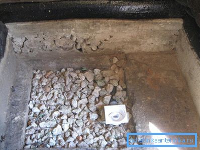 Base avec tuyau installé Base avec tuyau installé