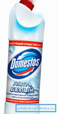 L'eau de Javel vous permet de désinfecter et de nettoyer l'évier L'eau de Javel vous permet de désinfecter et de nettoyer l'évier
