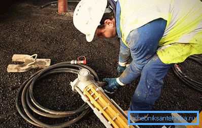 Certains spécialistes doivent faire confiance à certains travaux de réparation. Certains spécialistes doivent faire confiance à certains travaux de réparation.