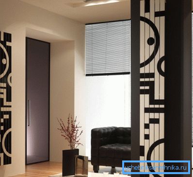 L'appareil de chauffage ressemble plus à une partie de l'intérieur. L'appareil de chauffage ressemble plus à une partie de l'intérieur.